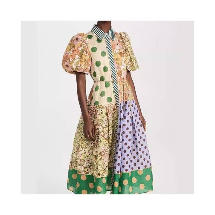 Abito a trapezio a maniche corte con stampa a bolle e vestibilità aderente. per la vendita all'ingrosso da parte di Sheer Trend