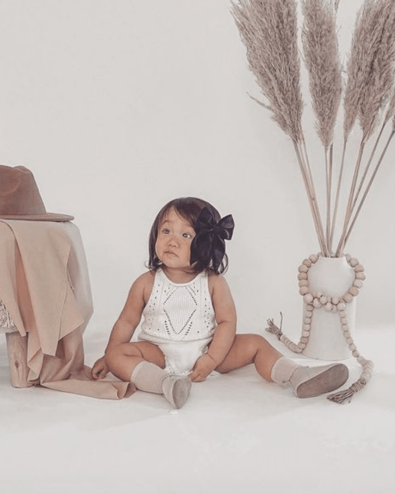 Bailey's Blossoms - Vente Body (sans pieds) – bébé - Barboteuse dos-nu en crochet Drake - Gardenia4