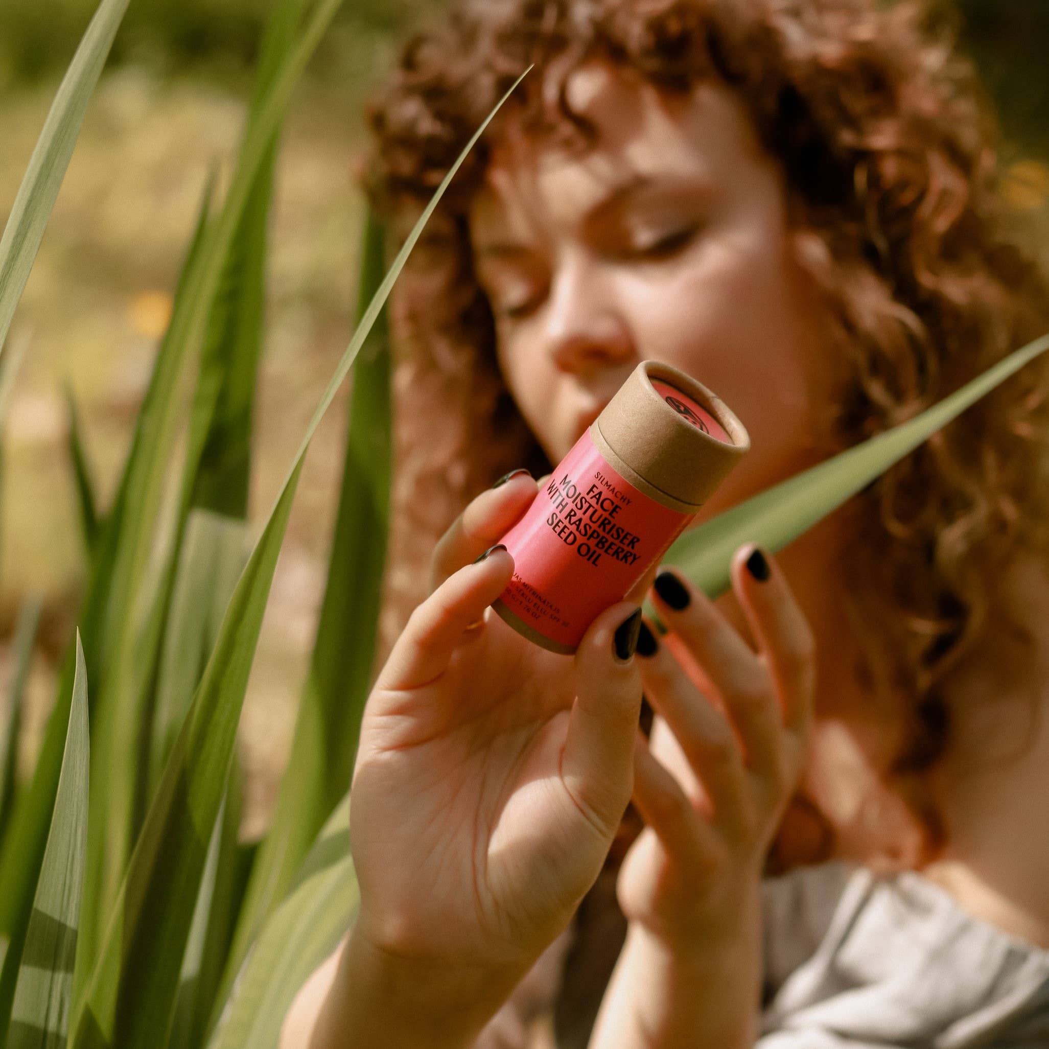 SILMACHY cosmetics - Wholesale Sunscreen - SPF 30 Raspberry Moisturiser - UVA/UVB Protection3