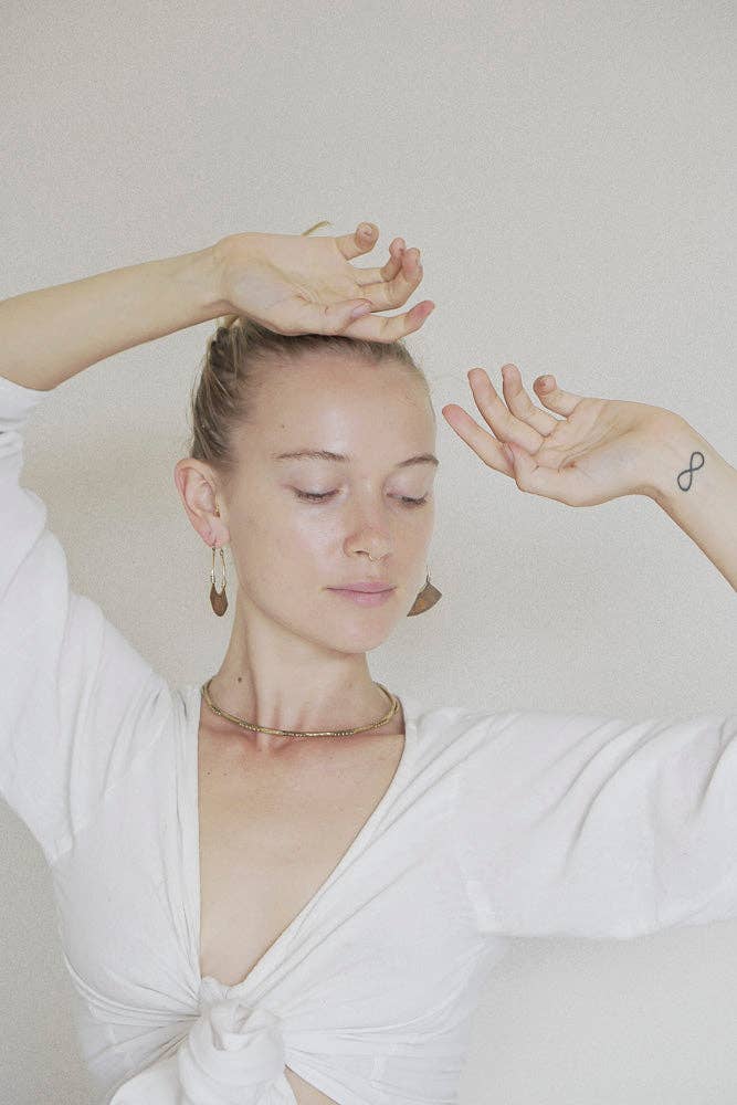 Nakila Collective - Vente Créoles - Petites boucles d’oreilles hoop en laiton2