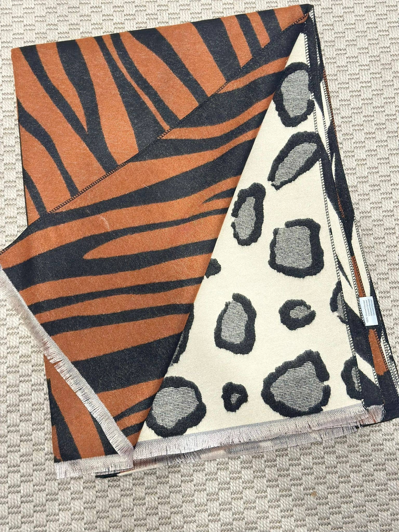 ADORA - Wholesale Scarf - Women's - ANIMAL PRINT SCARF1