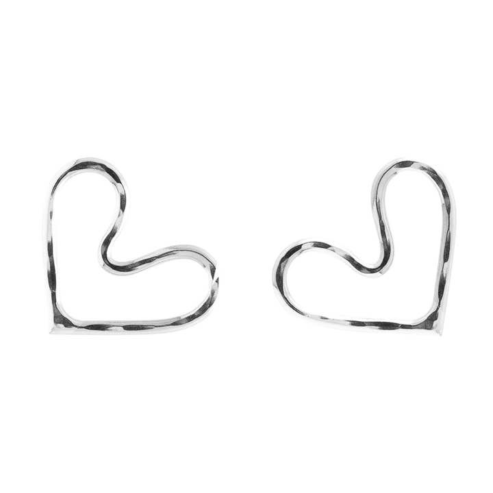 Silberne kleine Herzstecker für den Großhandel von Devi Arts Collective