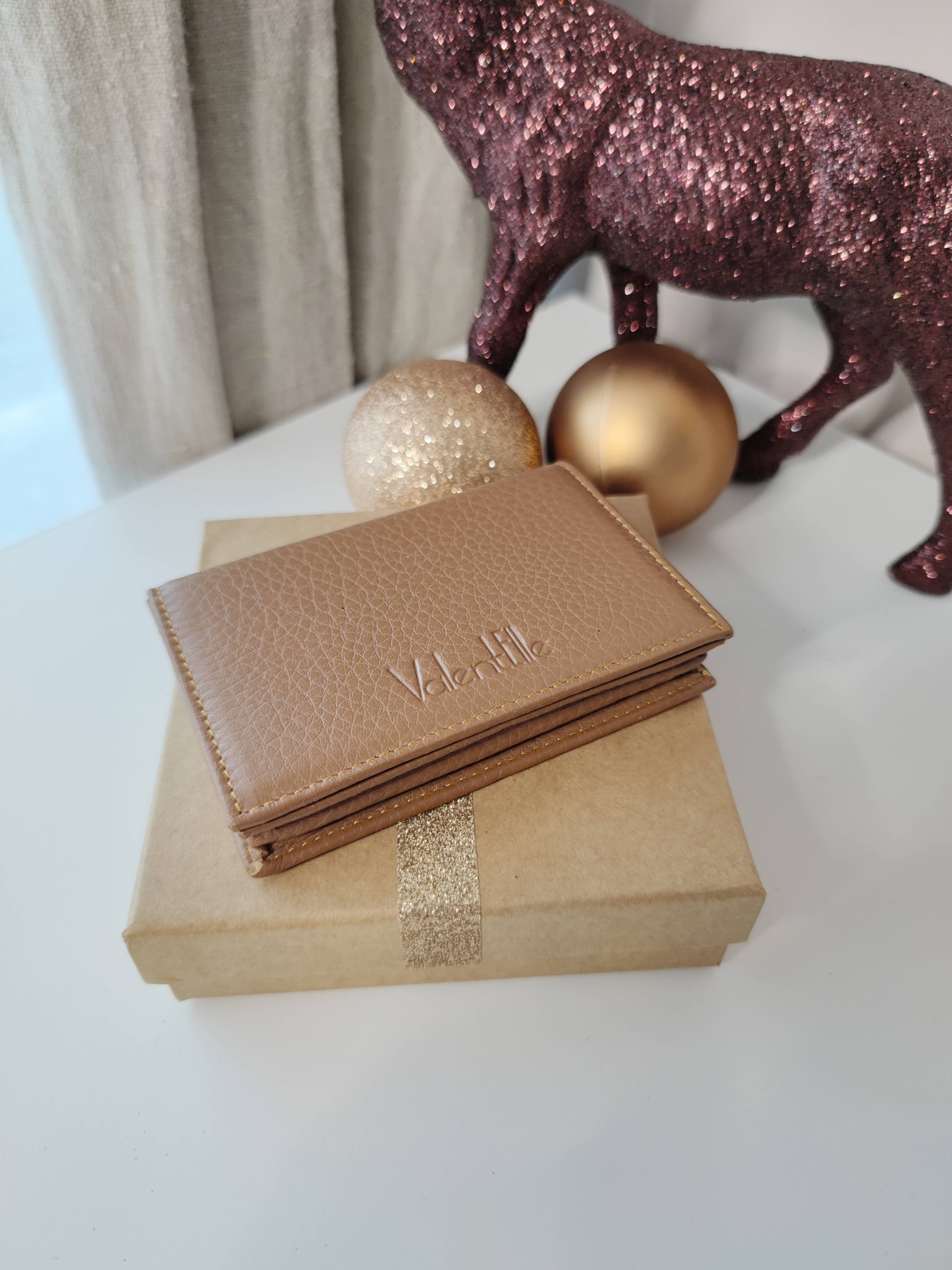 AND-selects Artisan Elegance - Wholesale Card Holder - Women's - Genuine leather brown card holder wallet6