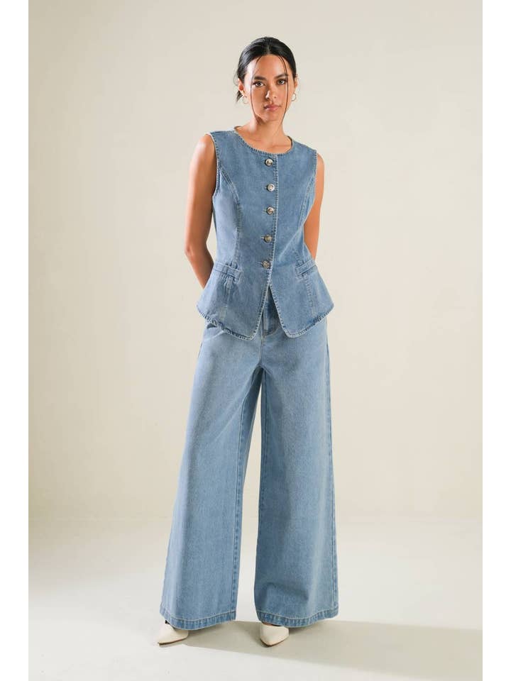 A washed denim vest - FJ1093 for wholesale on Faire