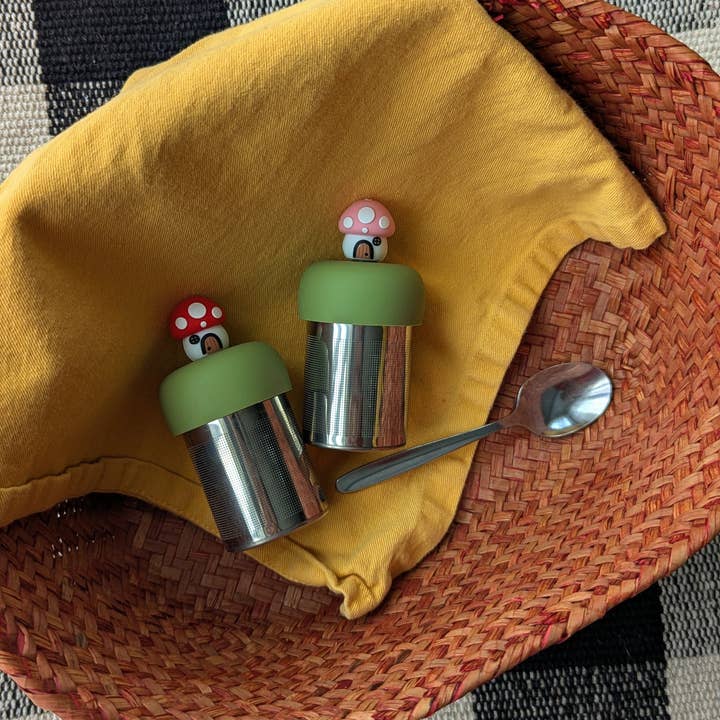 Float2infuse Tea Infuser - Wholesale Tea strainer/infuser - Mushroom Cottage | Floating Tea Steeper | Green Base | Red2