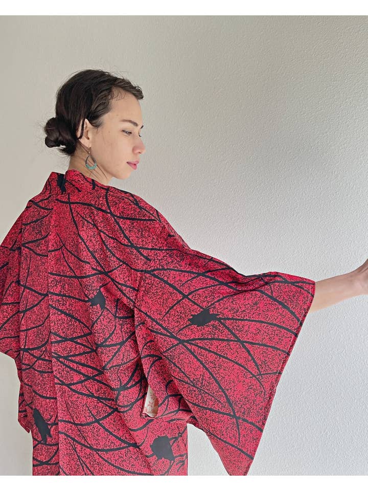 KimonoZen - Wholesale Kimono - Women's - Red and Black Haori Kimono Jacket6