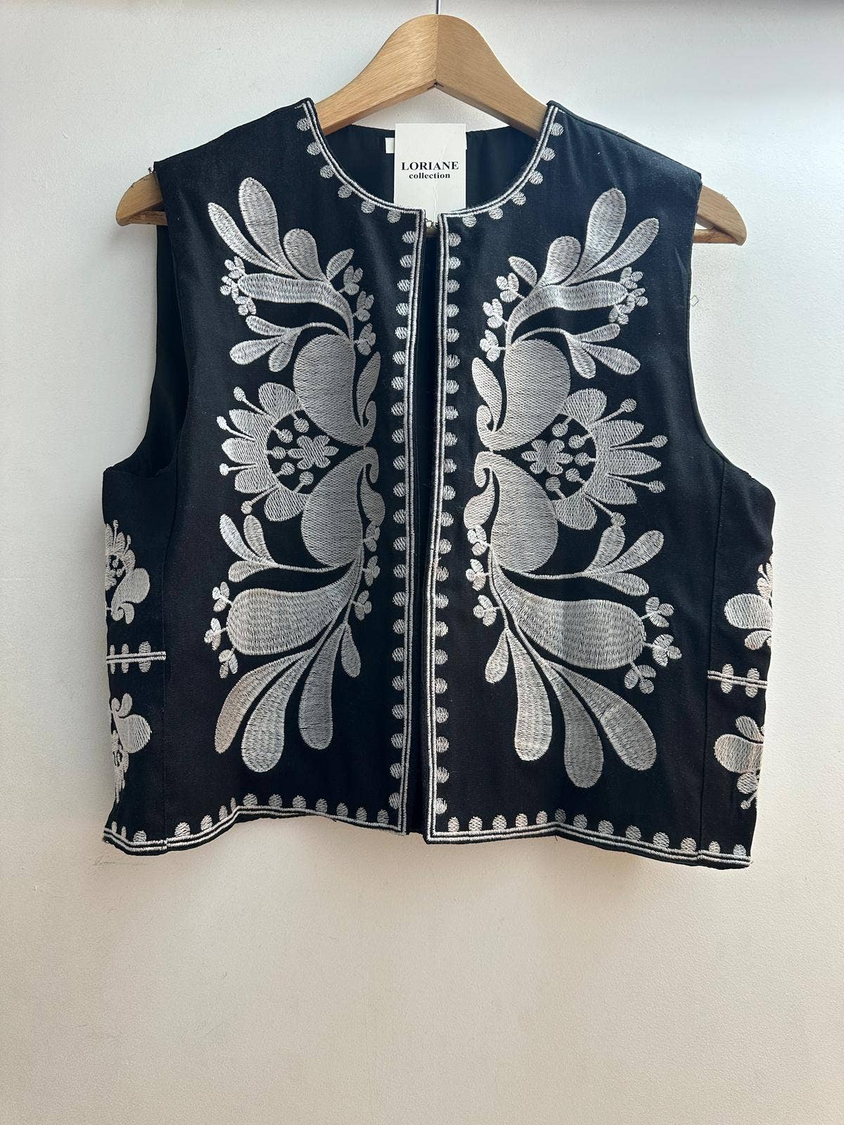 LORIANE - Wholesale Outerwear Vest - Women's - 2365 Plain vest0