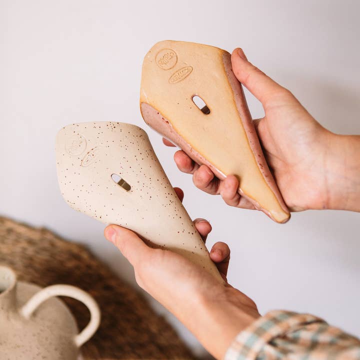 Ohyoko ceramics - Vendita all'ingrosso Fioriere a sospensione - Vasi a cono in ceramica da parete5