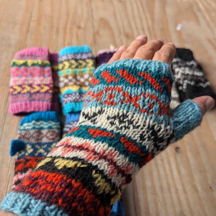Tenzing Collections - Wholesale Gloves - Unisex - Handmade woolen knit fleece-lined colorful fingerless gloves