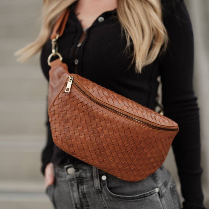 Sac bandoulière tissé en cuir Haleiwa pour la vente par Rōmfrē Travel Co.