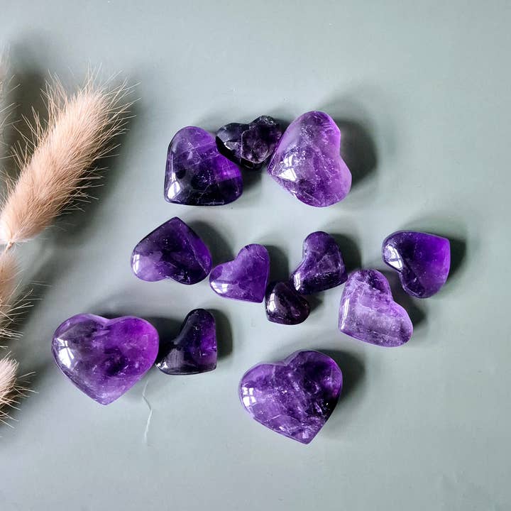 Moonlight Gemstones - Wholesale Spiritual Stone/Crystal - Amethyst Hearts Mix A Quality – 1-4 cm (per 100 grams)