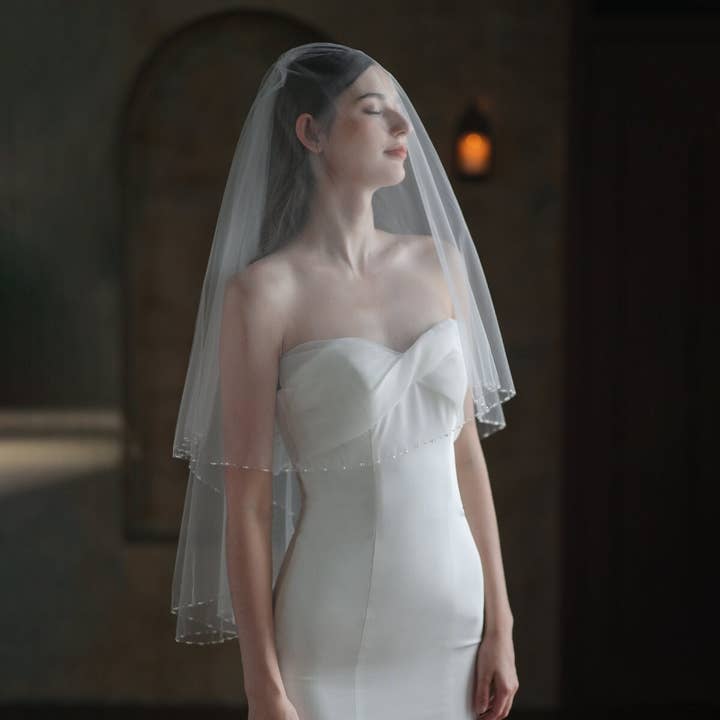 Voile de mariage avec perles, voile de mariée exquis, voile haut de gamme, couleur beige, double couche, voile de style voyage de mariage. pour la vente par FanakoStudioNYC
