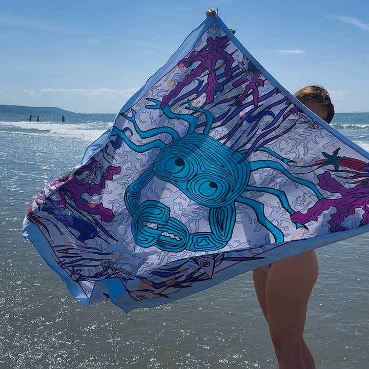 Crab scarf - blue for wholesale by Hia Paris