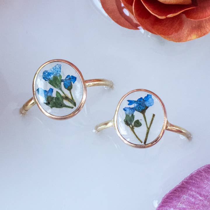 Glöm mig inte pressad blomring för wholesale av Emery and Opal