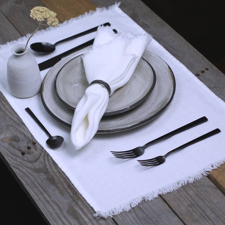 LinenCasa - Wholesale Dinner & Cloth Napkin - Linen Napkin – Stonewashed – White with Frayed Edges5