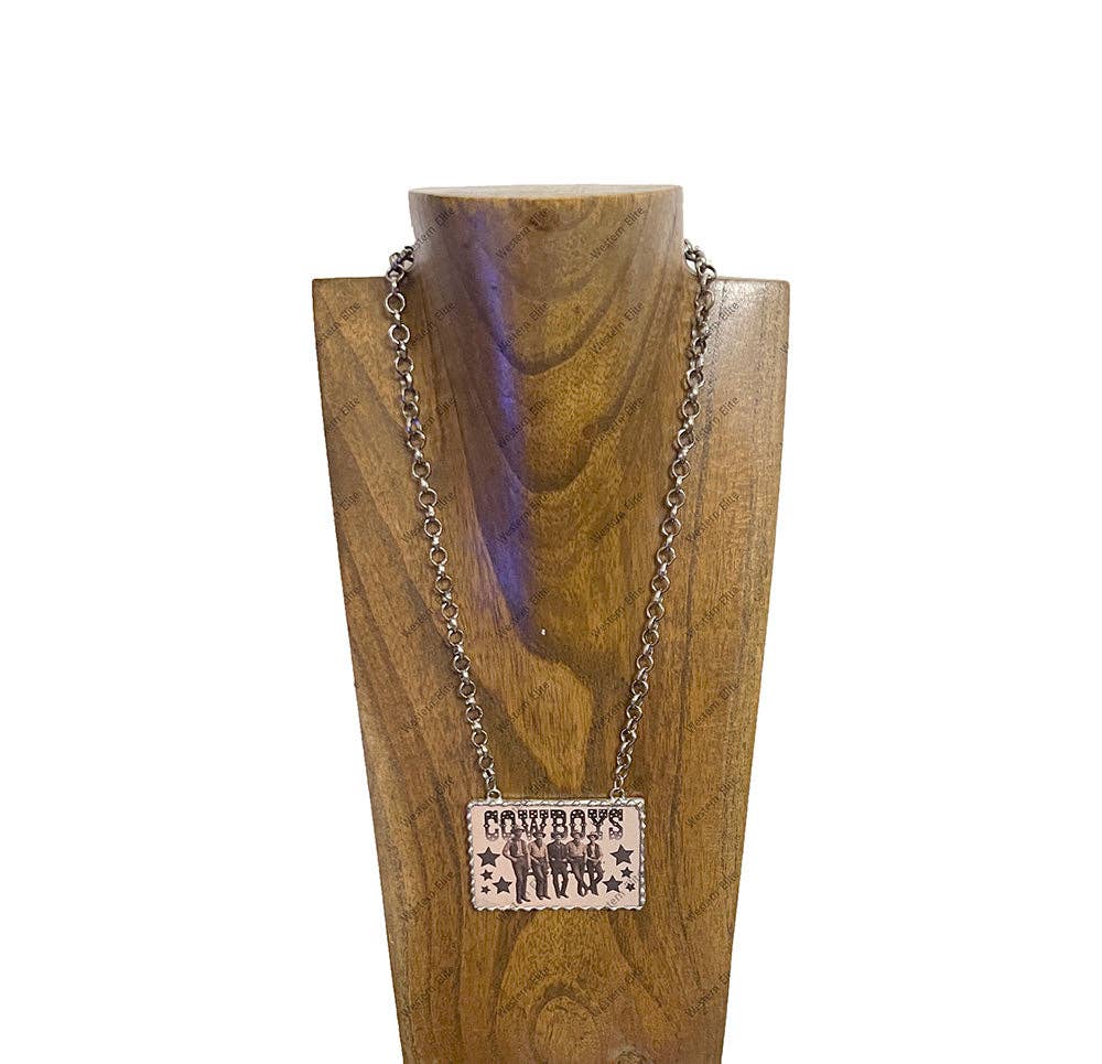 Western Elite Jewelry - Vente Colliers à pendentif - NKZ250553-01                       Chaîne en métal argenté de 22,5'' L avec pendentif photo western ''REDEO LIFE'' Collier3