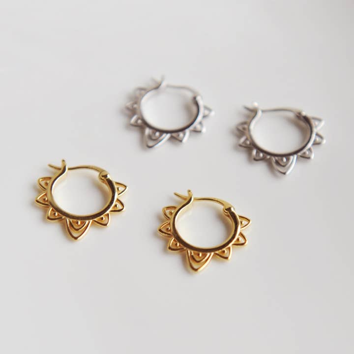 Boucles d'oreilles créoles en argent sterling 925 Alora pour la vente par Oh So Lovely