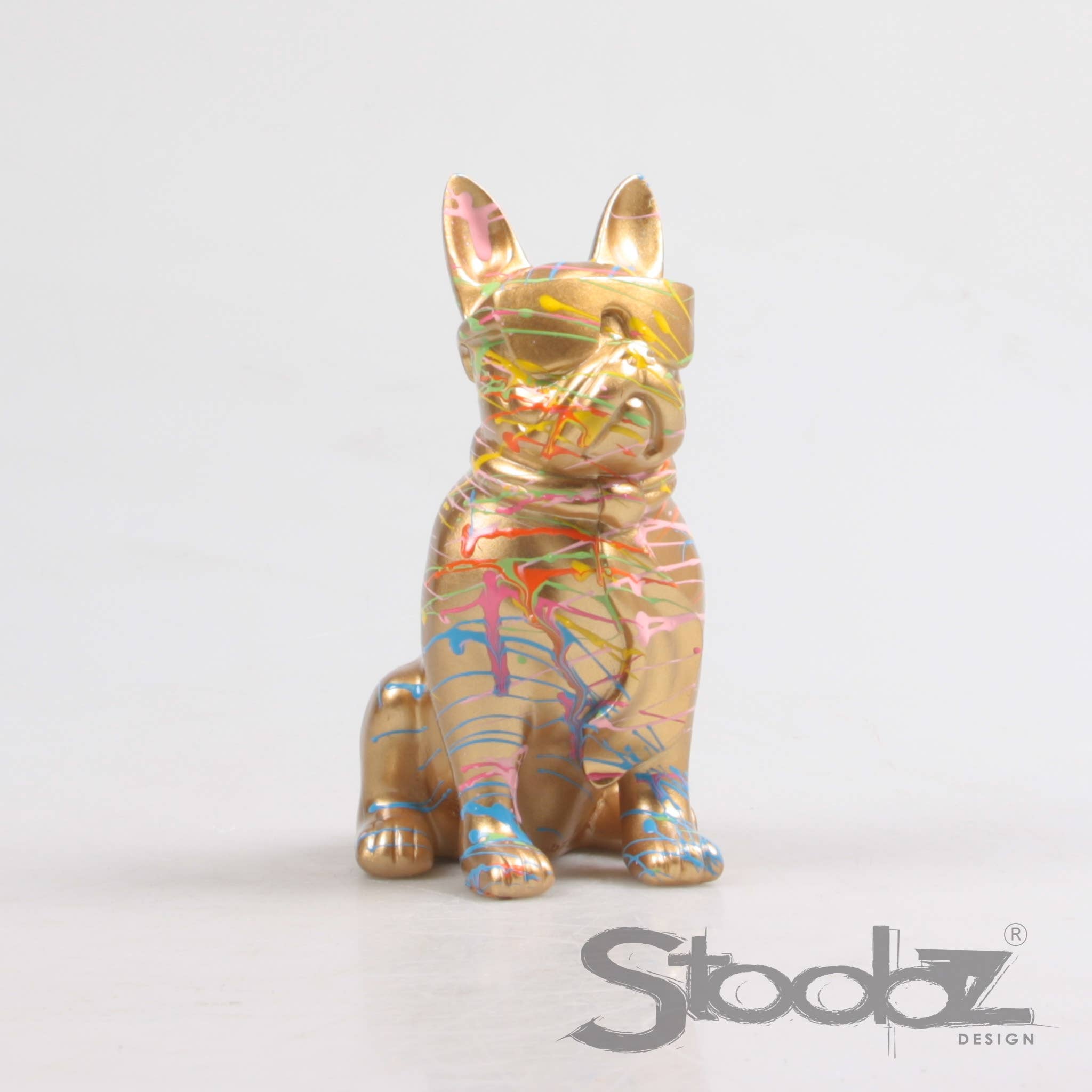 Imhof & Stevens BV - Wholesale Decorative Figurine - DOG W/GLASSES 4 PCS B/W/B/Y SPRAY 18 CM STOOBZ DESIGN1