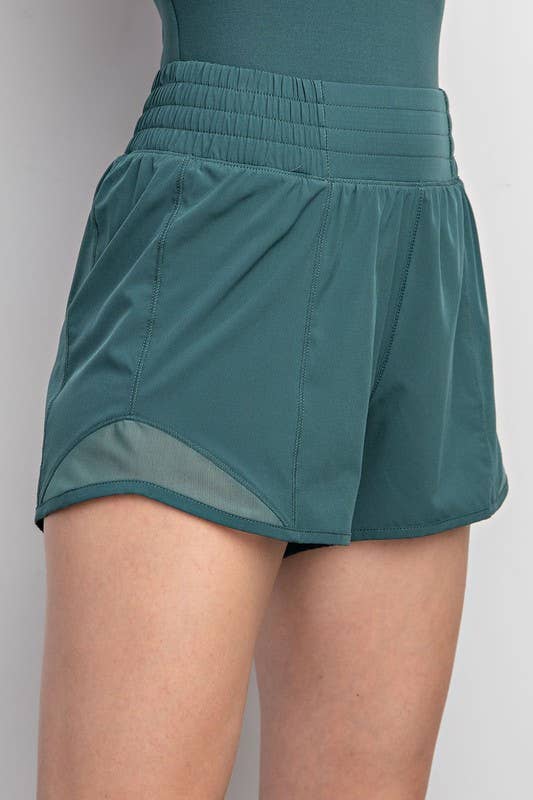 Sunday Morning - Vente Short de sport – femme - Shorts à taille smockée avec empiècement en mesh sur les côtés9