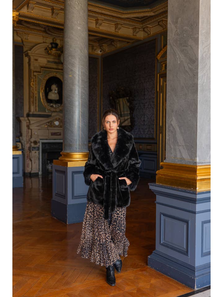 CHOKLATE PARIS – Engroshandel Pels-/kunstpelsfrakke - Dame – Faux fur coat with large collar - Y1712