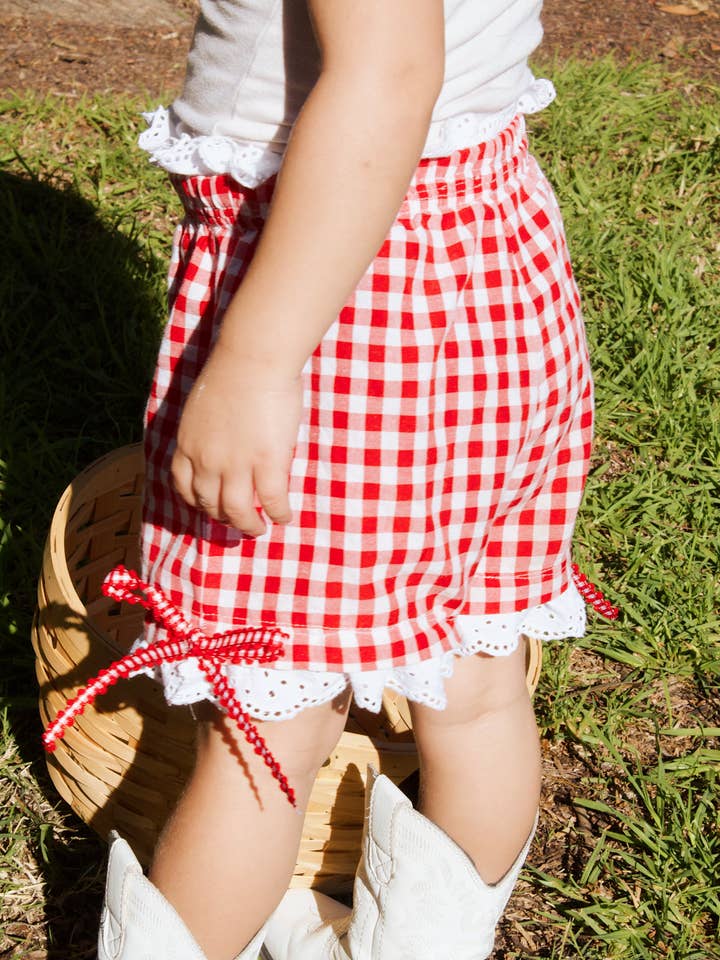 Boxer corti in pizzo traforato a quadretti rossi per ragazze con fiocchi laterali – Fatti a mano per la vendita all'ingrosso da parte di Safe Haven