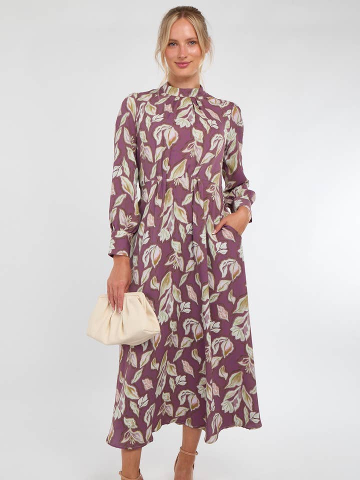 Maxikleid mit Faltenrock und dunkelviolettem Blätterdruck für den Großhandel von Love Sunshine Wholesale