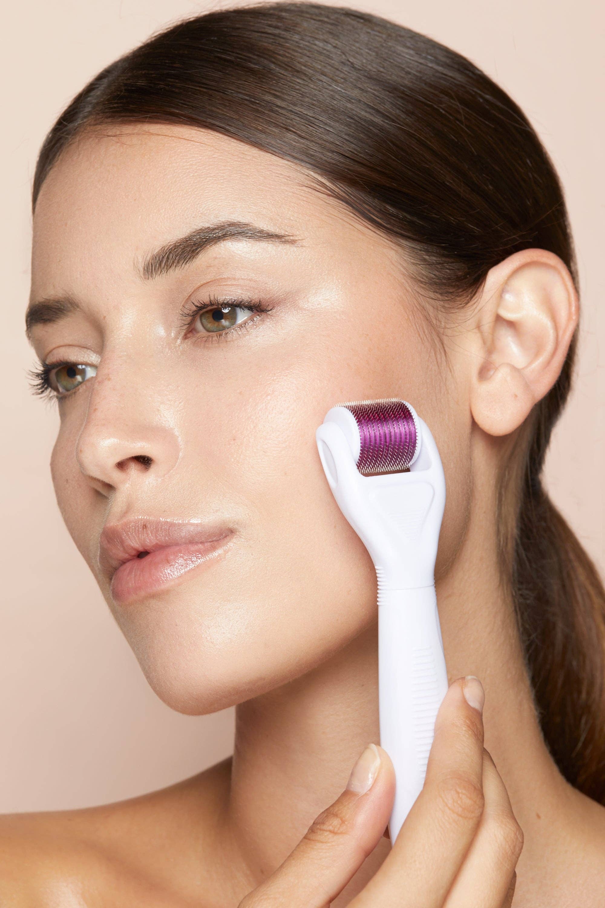 WHITE Dermaroller Micro Needles 6in1 for wholesale on Faire0