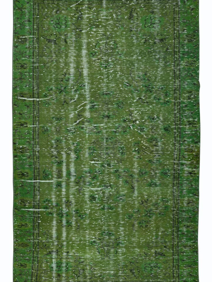 Tappeto turco moderno riciclato fatto a mano verde da 5,4 x 8,8 piedi per la vendita all'ingrosso da parte di Rug Specialist LLC.