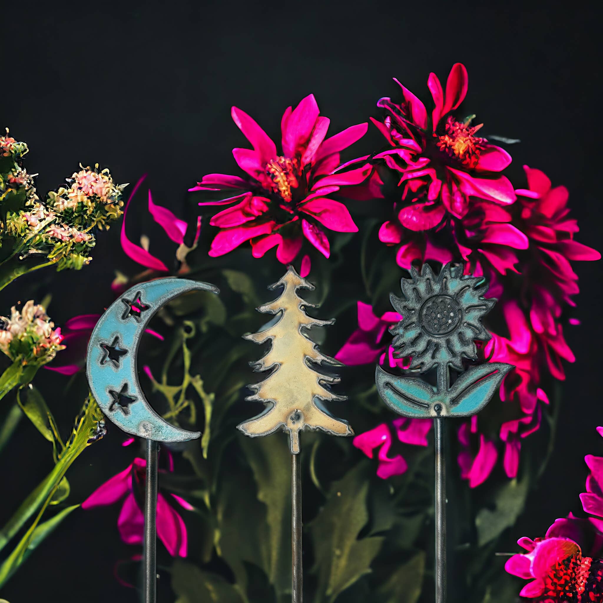 Iron Jewel - Wholesale Garden/Lawn Stake - Sunflower plant stake celestial garden Moon lawn stake Tree7