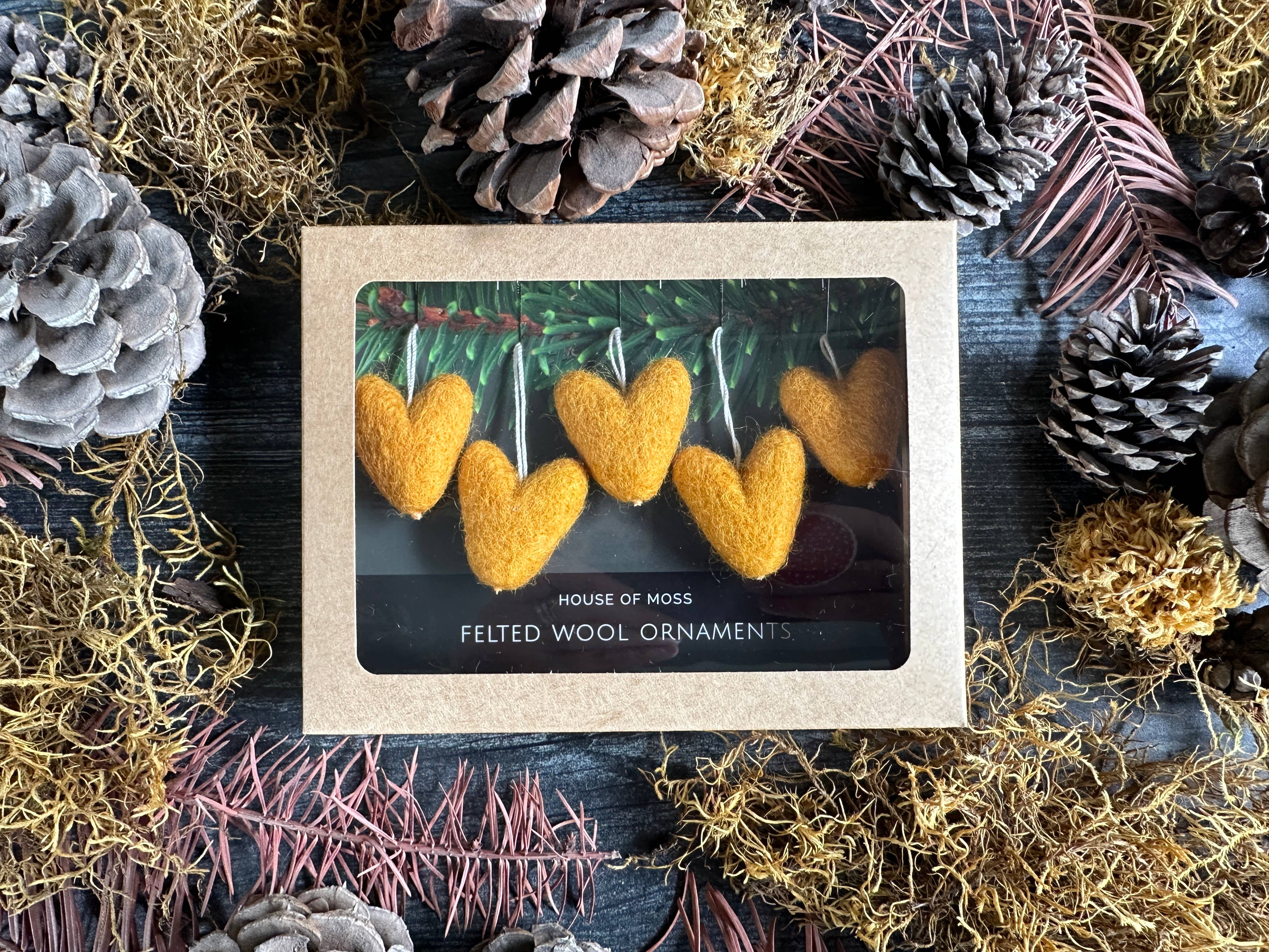 House of Moss – wholesale Ornament set – Heart Ornaments | Boxed Set of 5 Mini Wool Ornaments15
