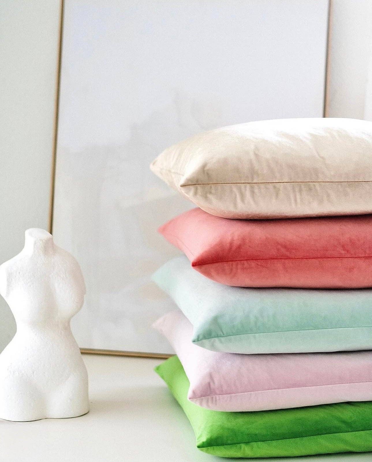 Visually Rich Home - Wholesale Throw/Decorative Pillow - Kelly Green Velvet Pillow3