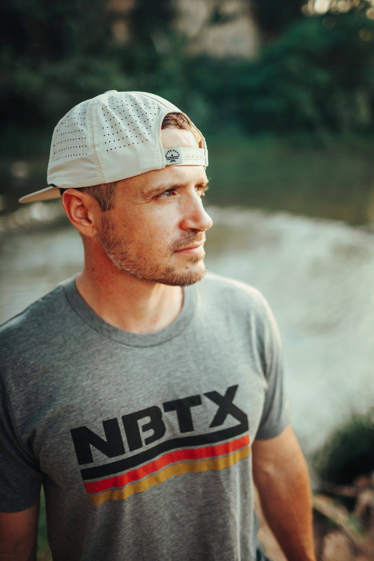 River Road Clothing Company – Großhandel Flat Brim Cap – Unisex – Regenbogenforelle Snapback-Kappe6