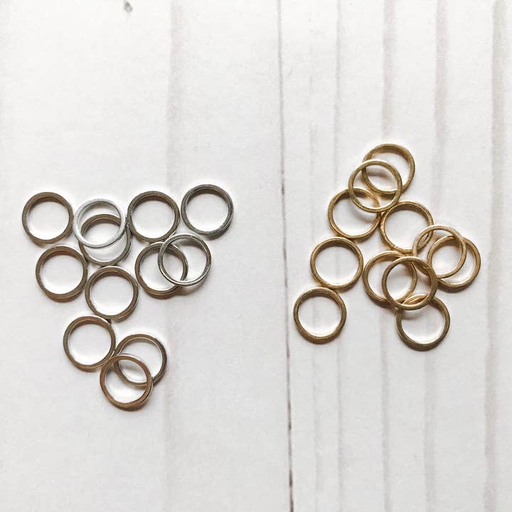 50 - Medium Round Stitch Markers - Set of 50 for wholesale by Laura Hand Knits