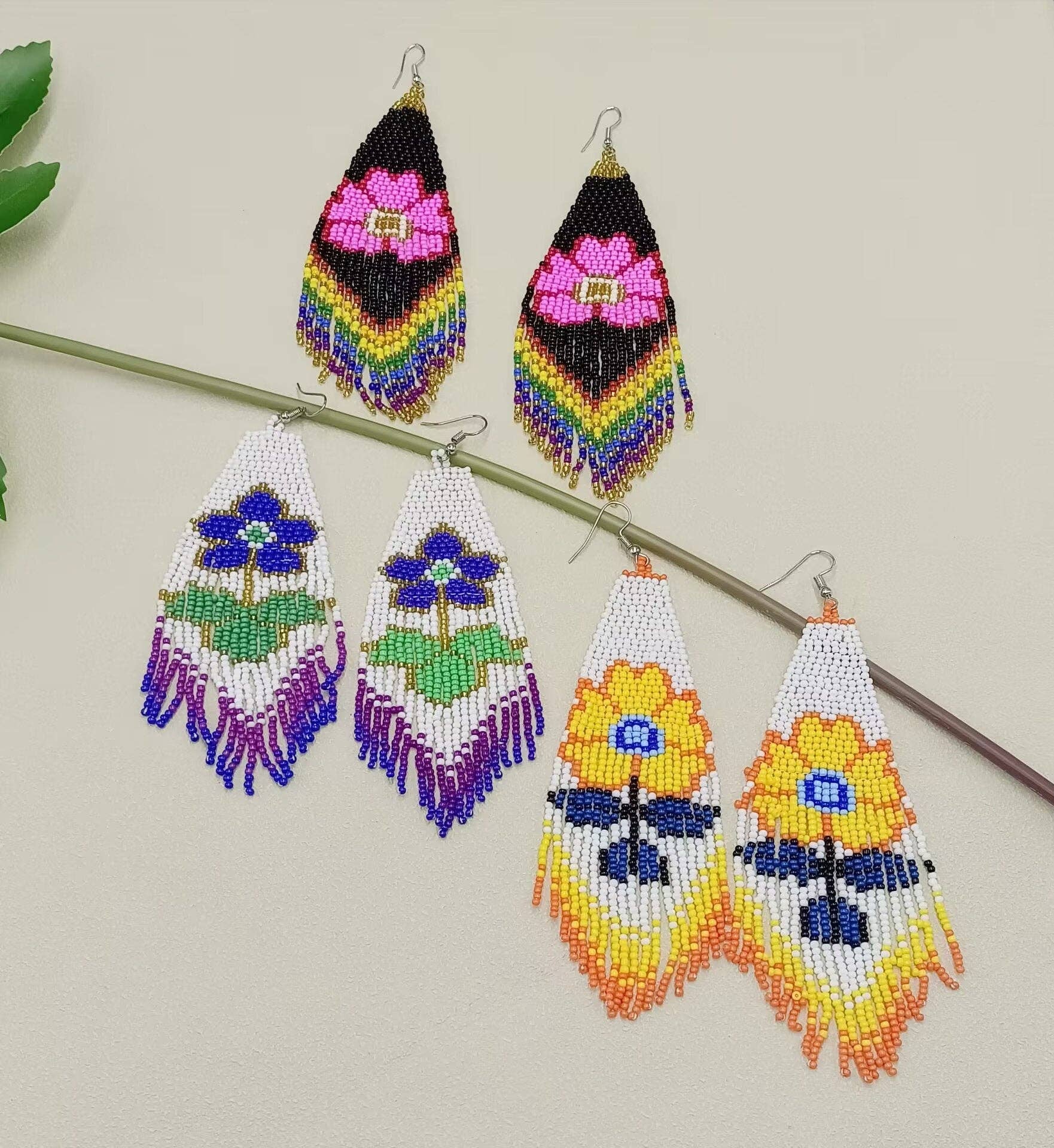 Mio Queena - Wholesale Tassel Earrings - Flower Pattern Seed Beads Fringe Earrings - SB6