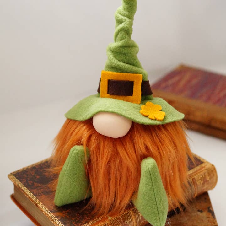 Gnomevillestudios - Wholesale Decorative Tabletop Object - St. Patrick’s Day Gnome – Irish Leprechaun Shelf Sitter1