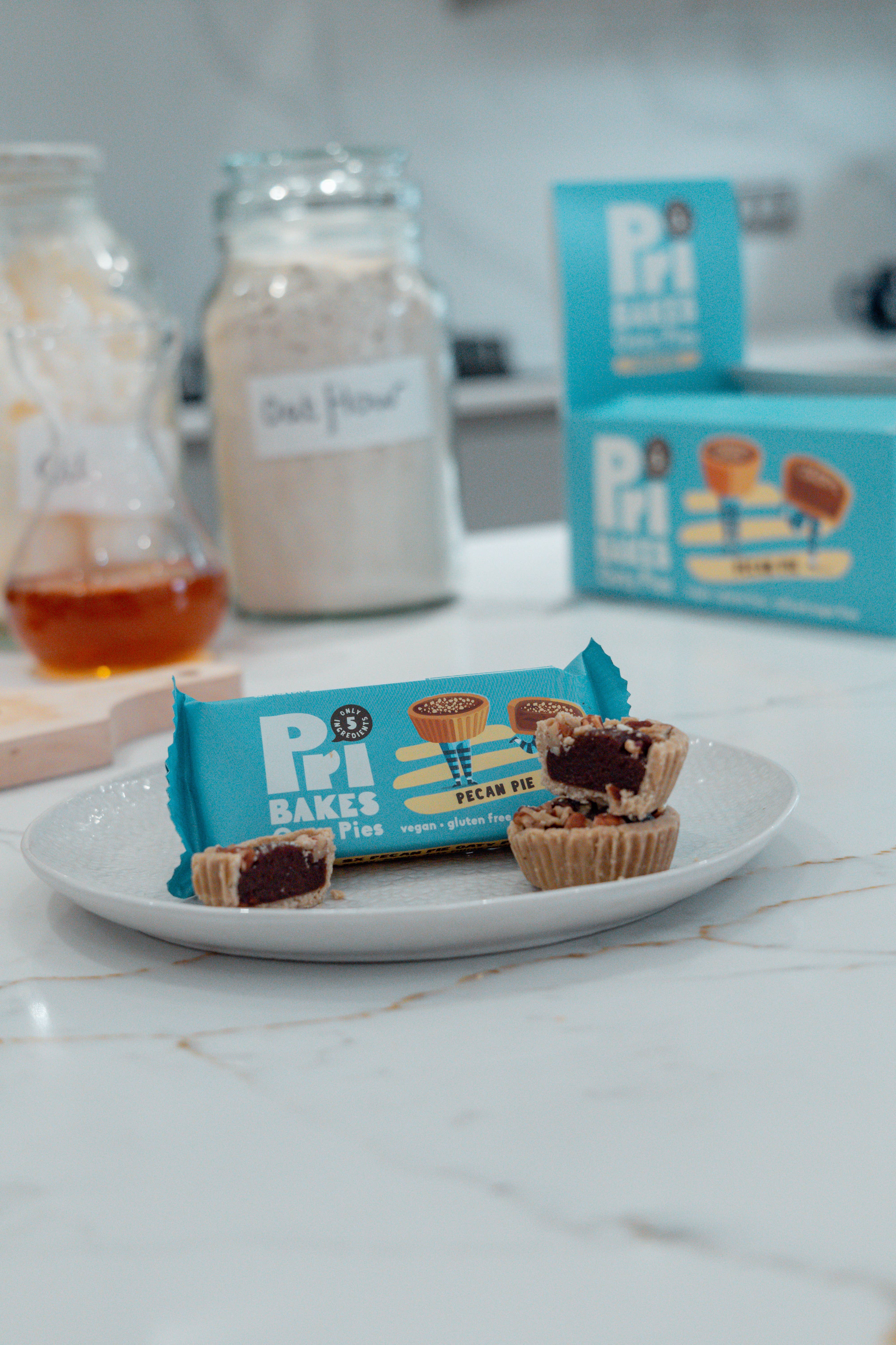 Pri Bakes – wholesale Snacksbar – Pri Bakes hälsosamma veganska snacks, pecanpaj med havreskal2
