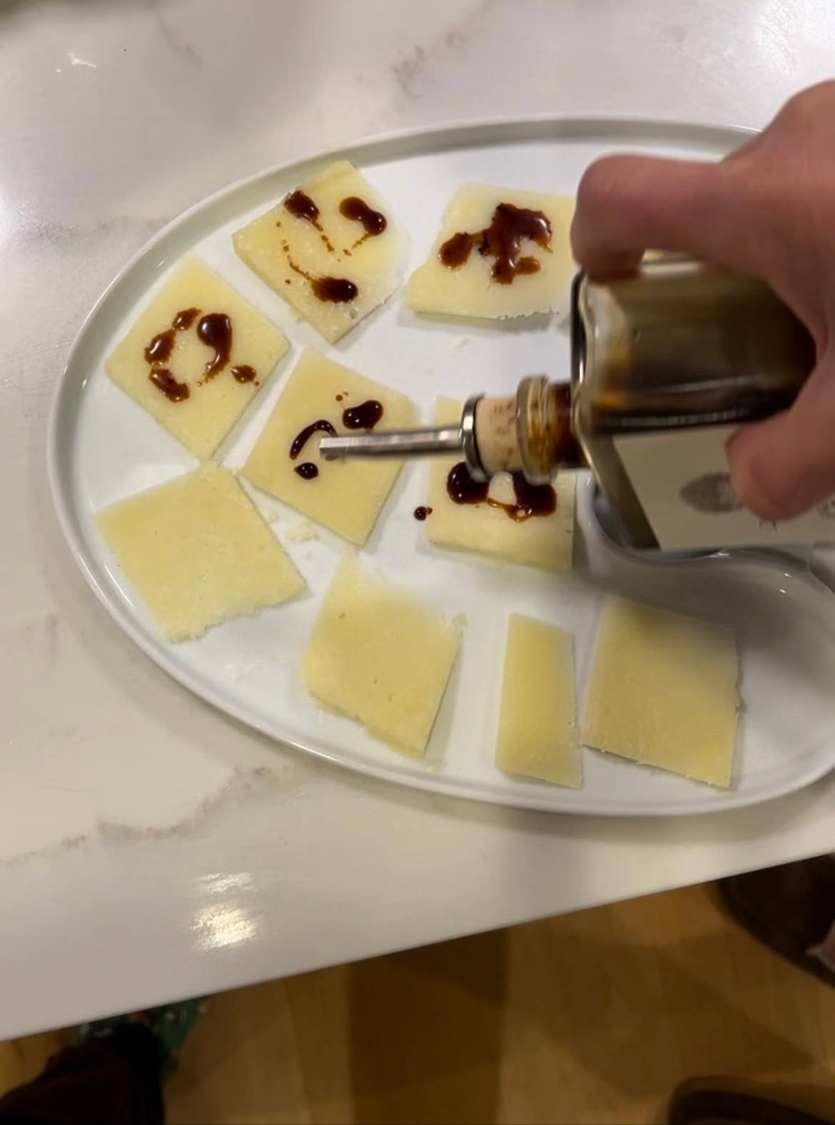 Della Terra Oils - Wholesale Oil/Vinegar Dispenser - Pour Spouts1