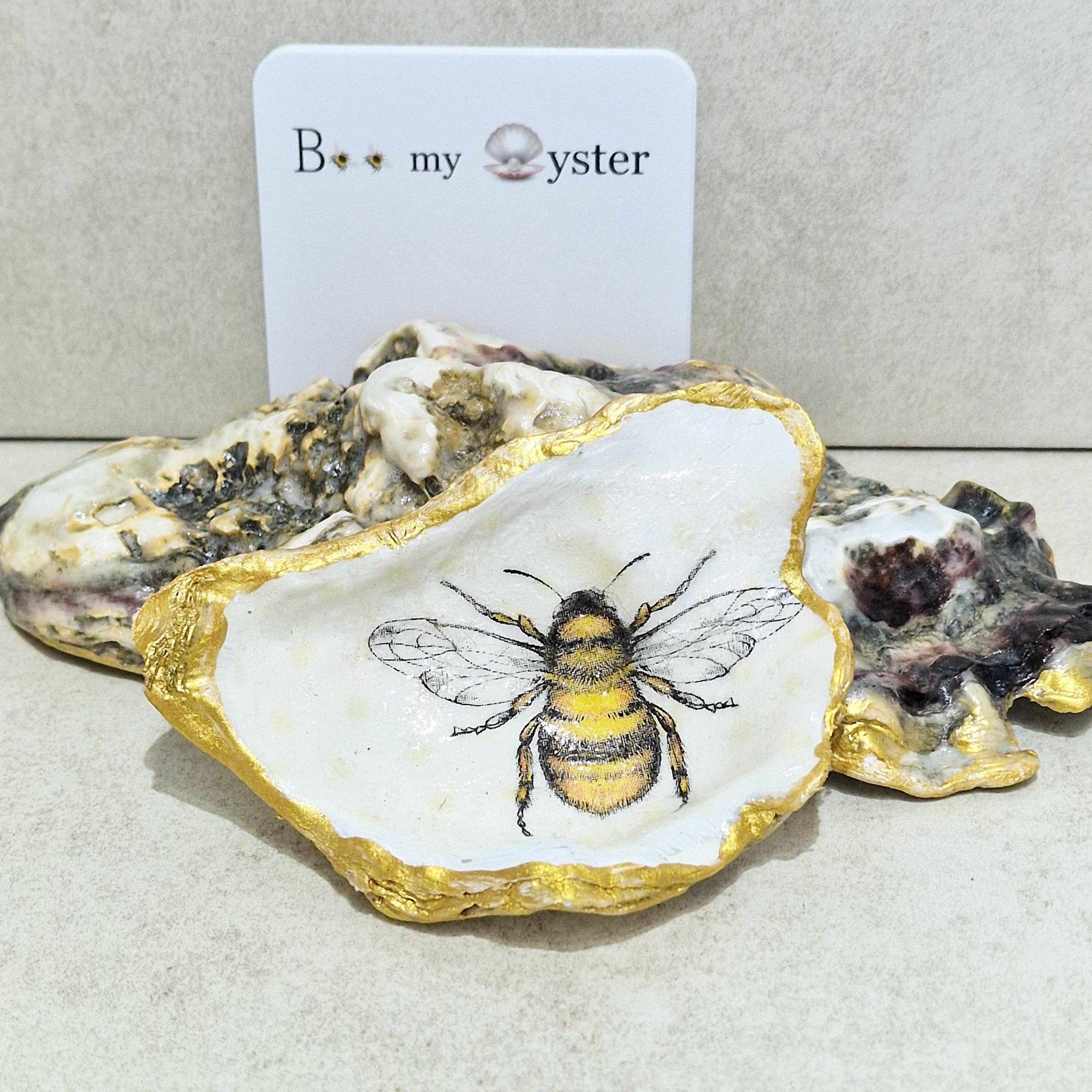 Bee my Oyster – wholesale Jewellery dish – Bumble Bee Detailed Oyster Shell Decorative Trinket Dish 8.52