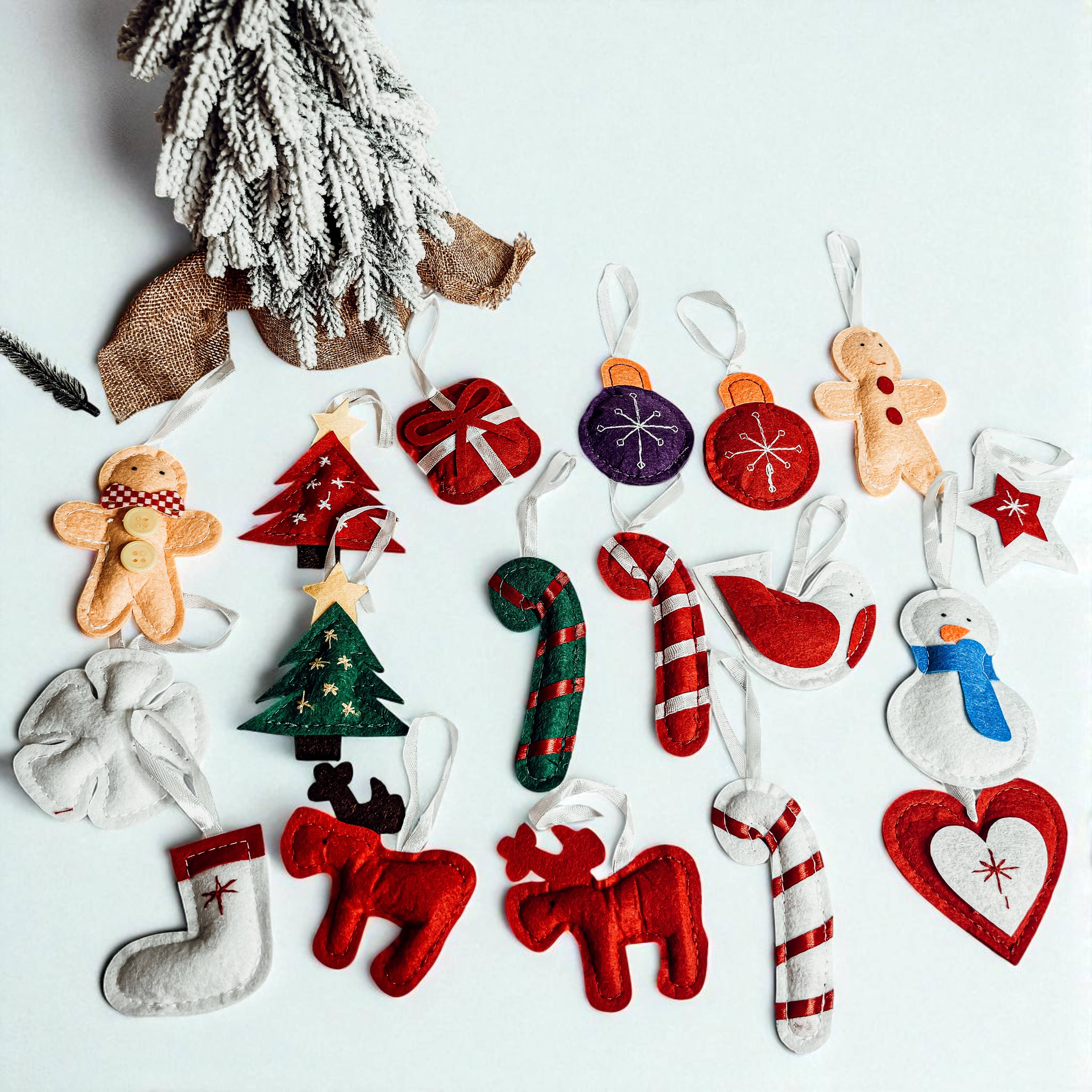 Gia Roma - Vente Calendriers de l'avent - Calendrier de l'Avent en feutre avec ornements en peluche faits à la main réutilisables4