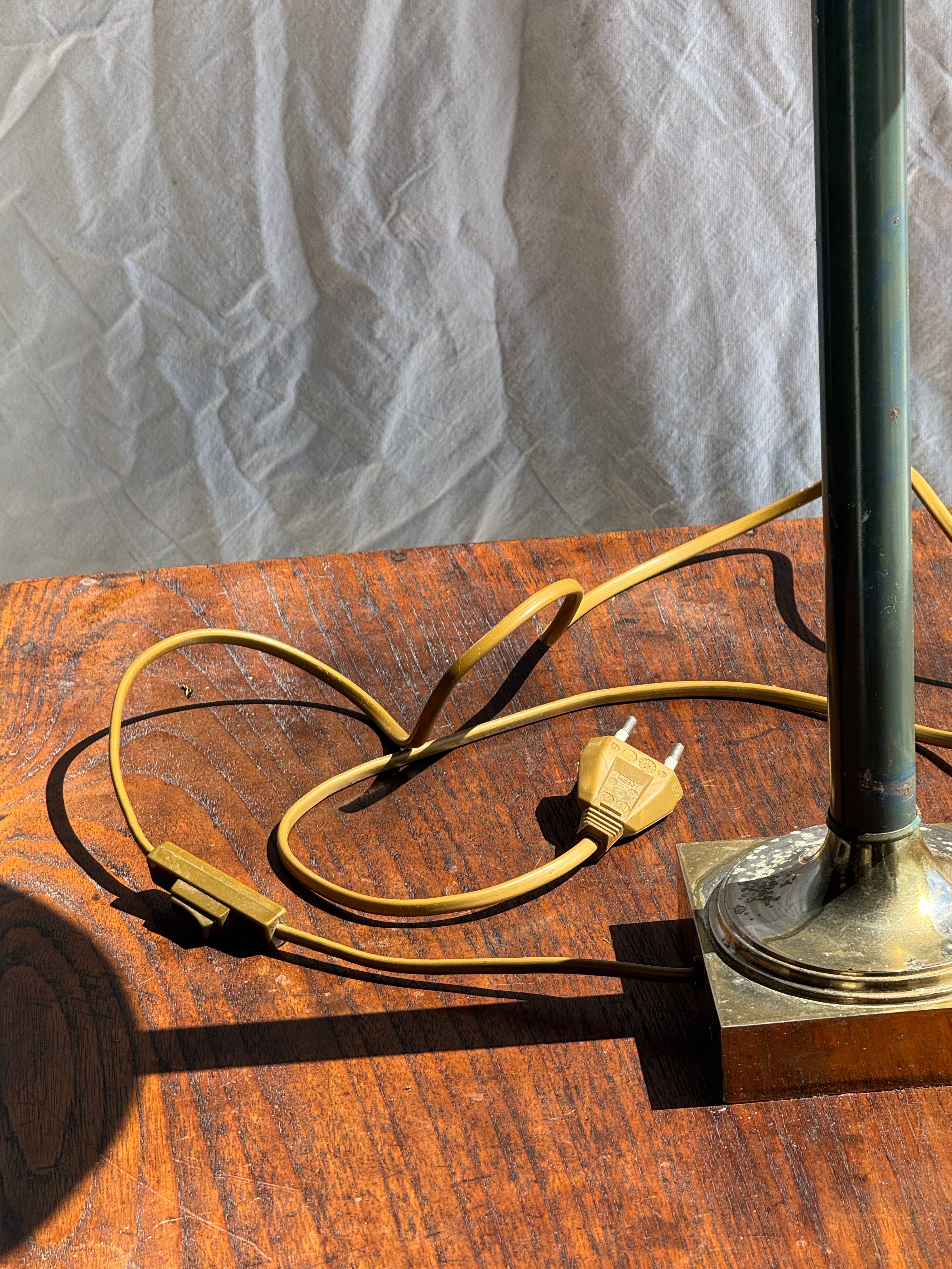 Office Objets - Wholesale Accent/Desk Lamp - Vintage green and gold table lamp H60 D3015