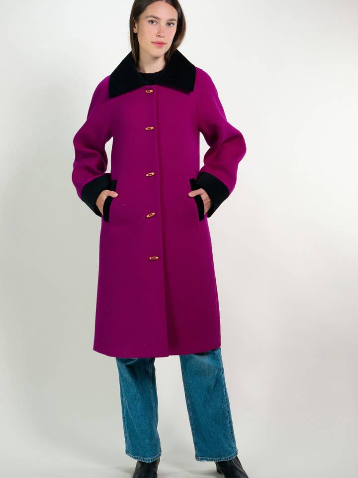 Manteau Magenta Deneuve pour la vente par Kristinit