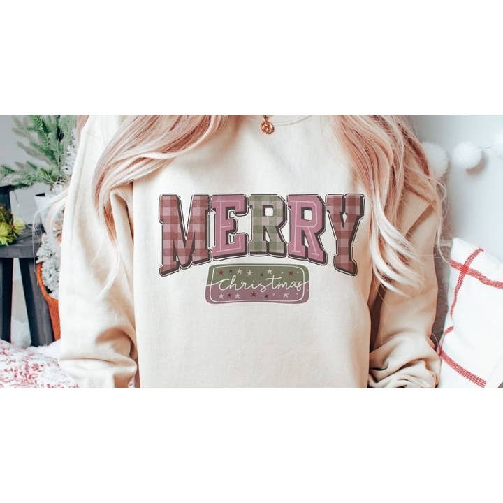 Merry Christmas 22 Sweatshirt auf Sand für den Großhandel von Cypress Slough Outfitters