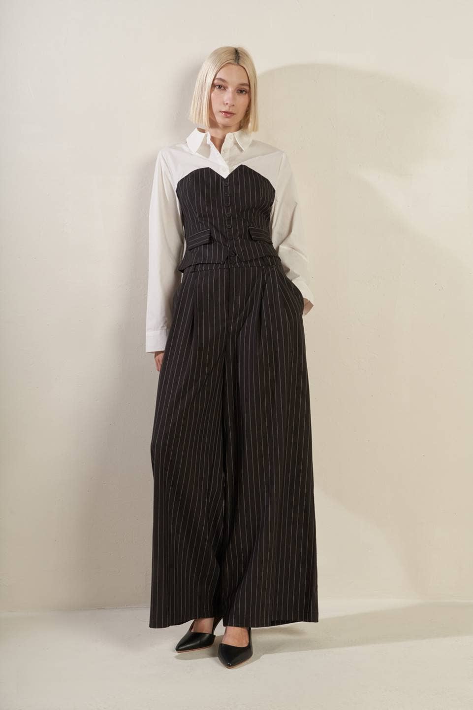 BLACK WHITE A woven top - FT1340 for wholesale on Faire4