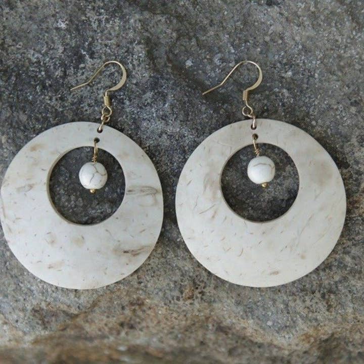 Coco & Souls - Venta al por mayor Pendientes colgantes - Pendientes de concha de coco blanco piedra blanca7