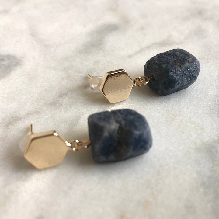 Boucles d'oreilles Harmony - Saphir bleu pour la vente par Samata Stones
