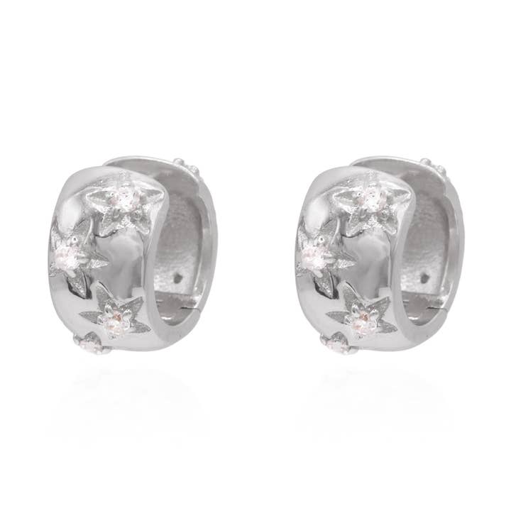 Thea Chunky Star Huggie Oorbellen | 925 Sterling Zilver voor wholesale door LUNA CHARLES EMRA LTD
