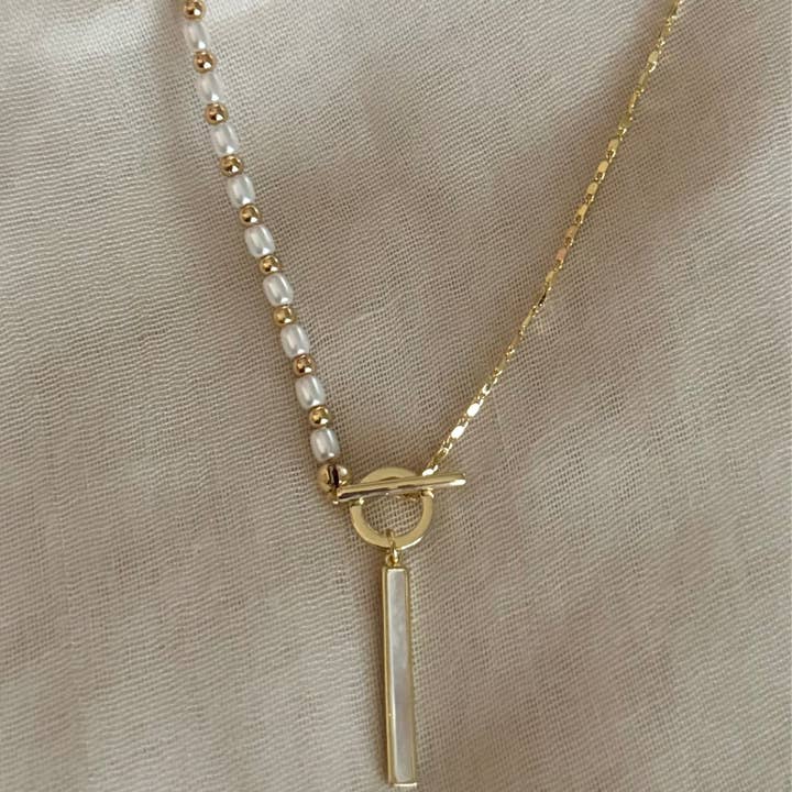 Golden Hour Studio - Wholesale Pendant/Charm Necklace - Mother of pearl