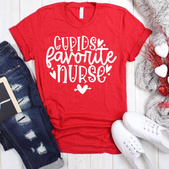 Cupids favorit sjuksköterska - Alla hjärtans dag söt gåva T-Shirt för wholesale av House Of Rodan