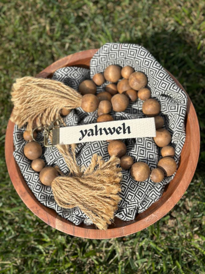 Llavero de pulsera de lona - Yahweh para venta al por mayor de Only Grace Company