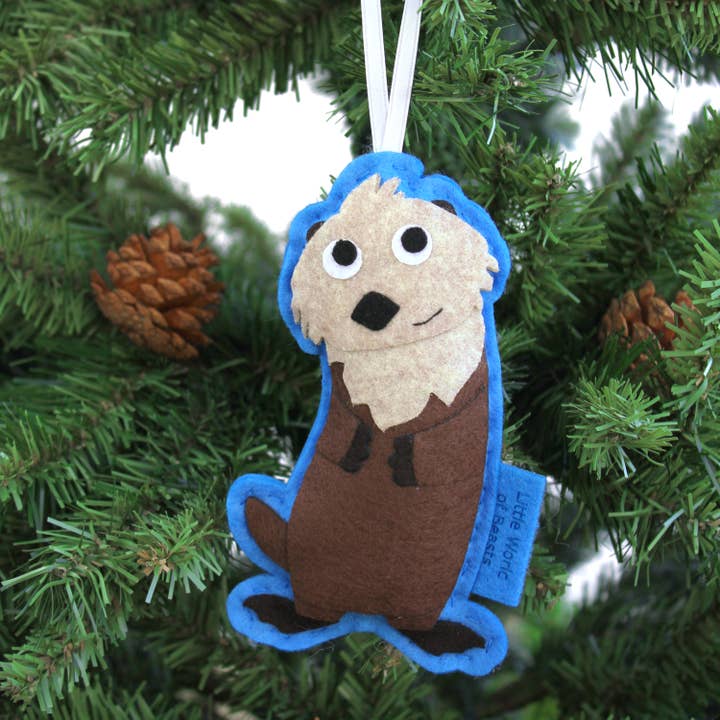 Dmitri la loutre de mer pour la vente par Little World of Beasts